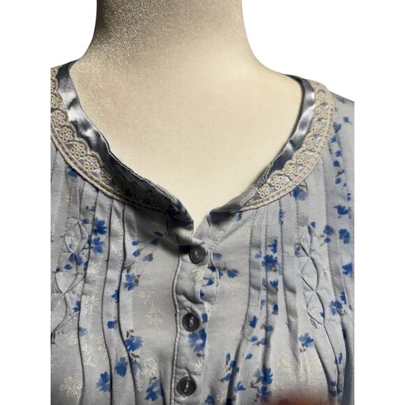 ARIA Granny Nightgown in Size Medium and Light Blue Flower Pattern - Picture 6 of 6